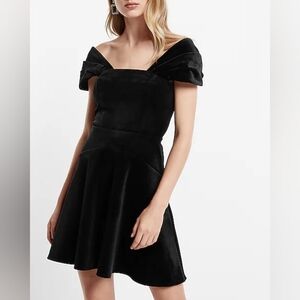 🔆 Express Black Velvet Off-Shoulder Mini Dress, Small